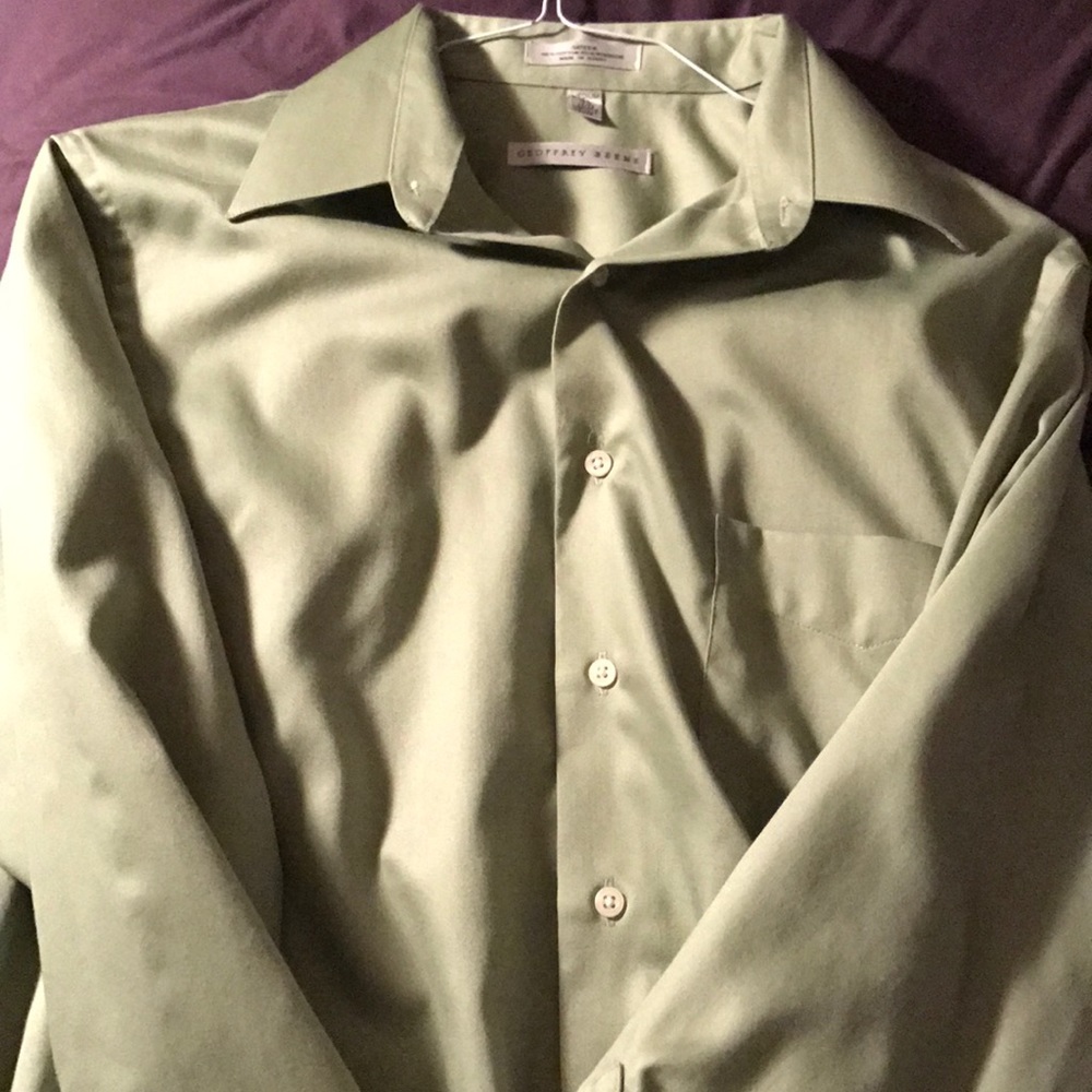 Geoffrey Beene green shirt. Size M 15.5 x 32/33.
